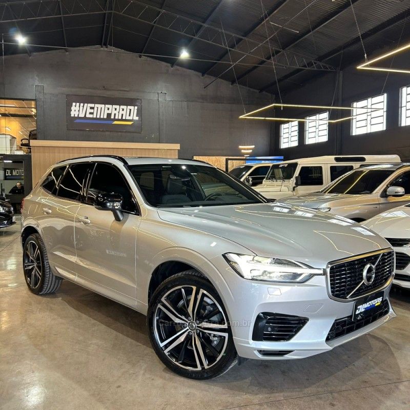 VOLVO XC60 2.0 T8 R DESIGN HYBRID 2020/2020 DL MOTORS LAJEADO / Carros no Vale