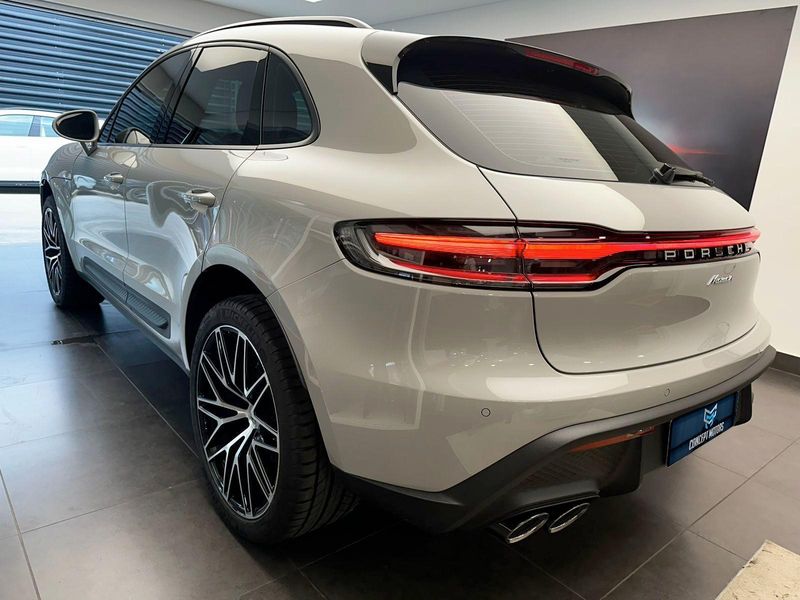 Porsche Macan 2.0 Turbo 2023/2024 CONCEPT MOTORS PASSO FUNDO / Carros no Vale