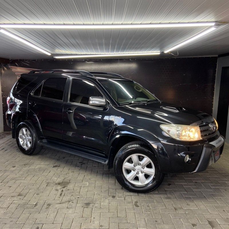 Toyota HILUX SW4 SRV 3.0 2011/2011 SÉRGIO VEÍCULOS TEUTÔNIA / Carros no Vale