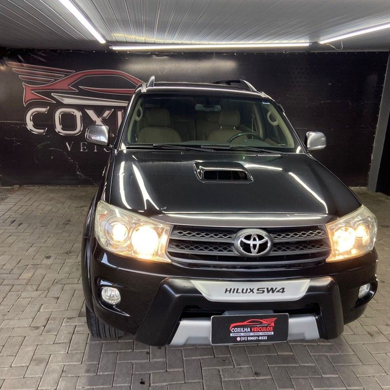 Toyota HILUX SW4 SRV 3.0 2011/2011 SÉRGIO VEÍCULOS TEUTÔNIA / Carros no Vale