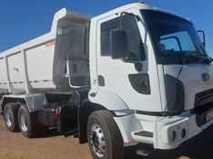 Ford Cargo 2629 E 6×4 Turbo 2p Caçamba 2014/2014 CAMINHÕES & CAMIONETAS PASSO FUNDO / Carros no Vale