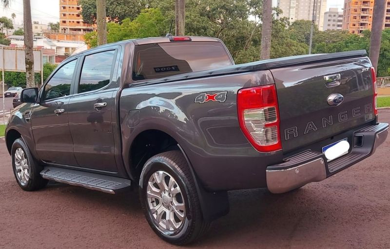 Ford RANGER 3.2 XLT 4X4 CD 20V DIESEL 4P AUTOMÁTICO 2019/2020 CAMINHÕES & CAMIONETAS PASSO FUNDO / Carros no Vale