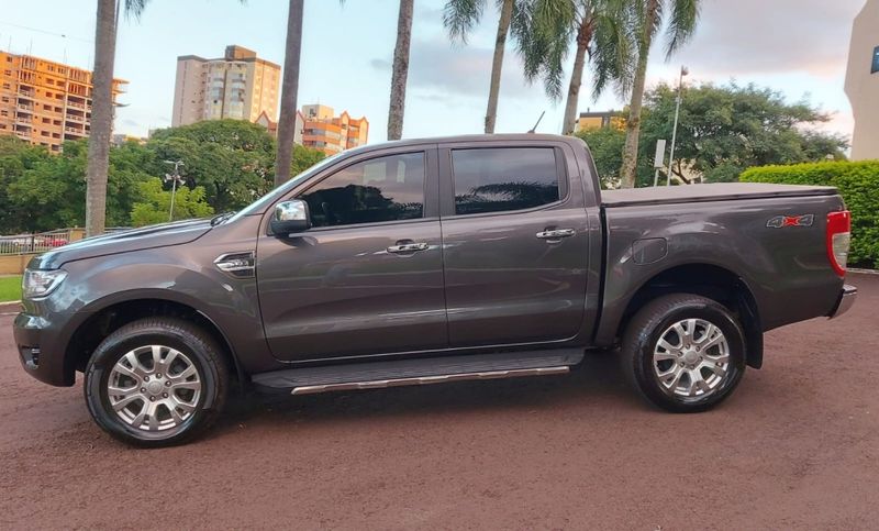 Ford RANGER 3.2 XLT 4X4 CD 20V DIESEL 4P AUTOMÁTICO 2019/2020 CAMINHÕES & CAMIONETAS PASSO FUNDO / Carros no Vale