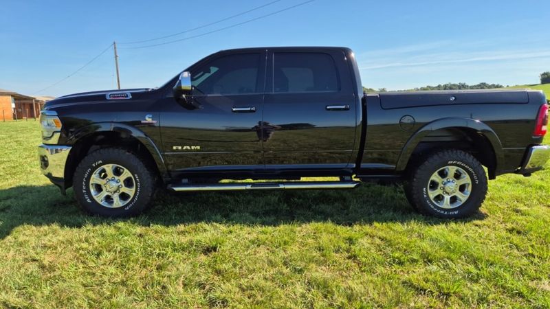 Ram 2500 6.7 I6 TURBO DIESEL LARAMIE CD 4X4 AUTOMÁTICO 2020/2020 CAMINHÕES & CAMIONETAS PASSO FUNDO / Carros no Vale