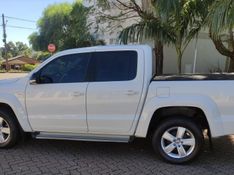 Volkswagen AMAROK 2.0 HIGHLINE 4X4 CD 16V TURBO INTERCOOLER DIESEL 4P AUTOMÁTICO 2017/2017 CAMINHÕES & CAMIONETAS PASSO FUNDO / Carros no Vale