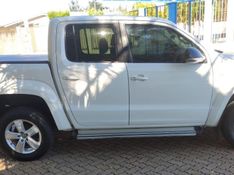 Volkswagen AMAROK 2.0 HIGHLINE 4X4 CD 16V TURBO INTERCOOLER DIESEL 4P AUTOMÁTICO 2017/2017 CAMINHÕES & CAMIONETAS PASSO FUNDO / Carros no Vale