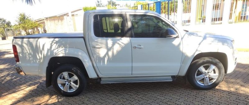 Volkswagen AMAROK 2.0 HIGHLINE 4X4 CD 16V TURBO INTERCOOLER DIESEL 4P AUTOMÁTICO 2017/2017 CAMINHÕES & CAMIONETAS PASSO FUNDO / Carros no Vale