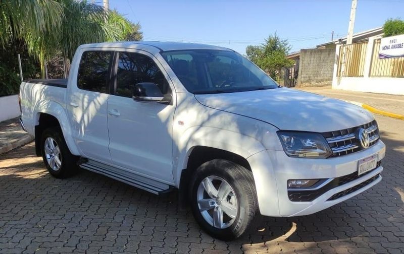 Volkswagen AMAROK 2.0 HIGHLINE 4X4 CD 16V TURBO INTERCOOLER DIESEL 4P AUTOMÁTICO 2017/2017 CAMINHÕES & CAMIONETAS PASSO FUNDO / Carros no Vale