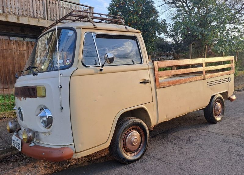 Volkswagen KOMBI 1.6 MI PICK-UP CS 8V GASOLINA 2P MANUAL 1987/1987 CAMINHÕES & CAMIONETAS PASSO FUNDO / Carros no Vale