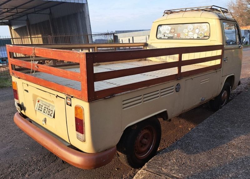 Volkswagen KOMBI 1.6 MI PICK-UP CS 8V GASOLINA 2P MANUAL 1987/1987 CAMINHÕES & CAMIONETAS PASSO FUNDO / Carros no Vale