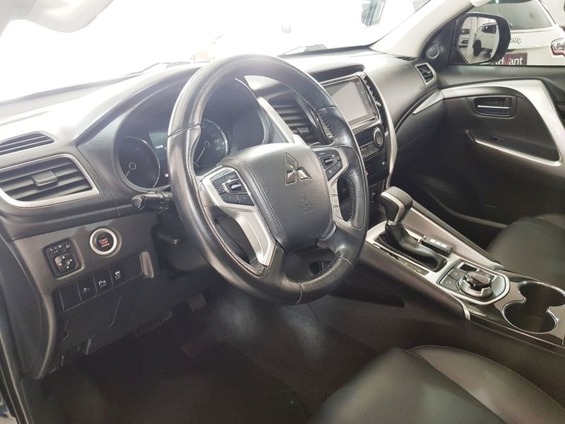 Mitsubishi PAJERO SPORT 2.4 16V MIVEC TURBO DIESEL HPE AWD AUTOMÁTICO 2020/2020 ADVANT AUTOMÓVEIS CAXIAS DO SUL / Carros no Vale