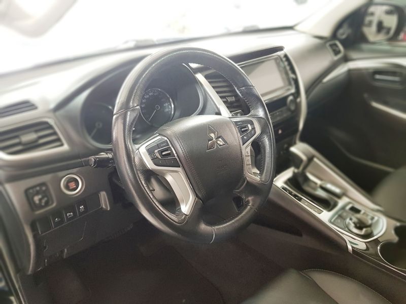 Mitsubishi PAJERO SPORT 2.4 16V MIVEC TURBO DIESEL HPE AWD AUTOMÁTICO 2020/2020 ADVANT AUTOMÓVEIS CAXIAS DO SUL / Carros no Vale