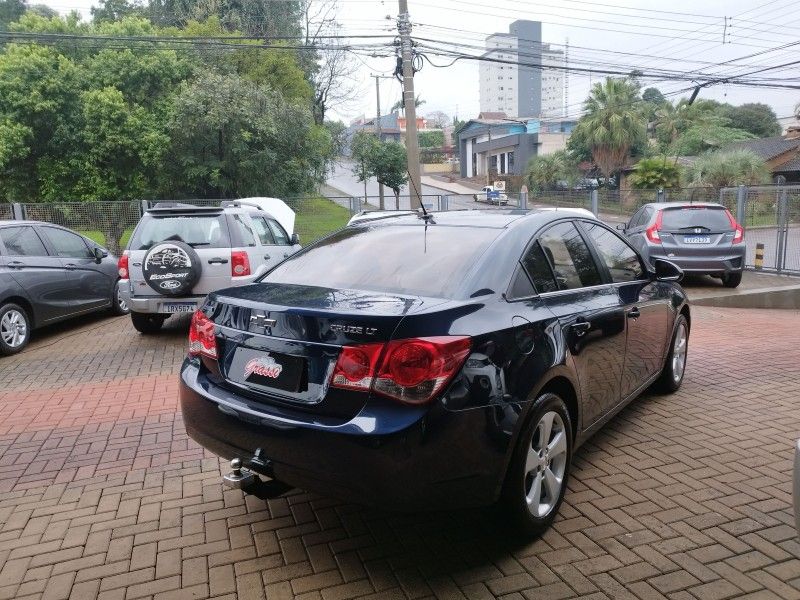 Chevrolet CRUZE SEDAN LT 1.8 2014 GRASSI VEÍCULOS LAJEADO / Carros no Vale