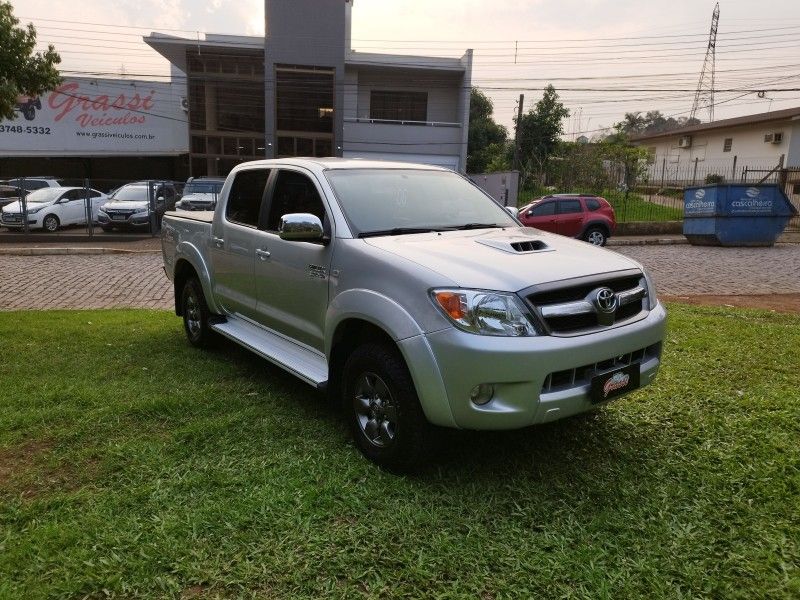 Toyota HILUX CAB.DUPLA SRV 3.0 TB 2006 GRASSI VEÍCULOS LAJEADO / Carros no Vale