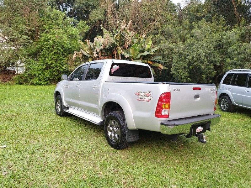 Toyota HILUX CAB.DUPLA SRV 3.0 TB 2006 GRASSI VEÍCULOS LAJEADO / Carros no Vale