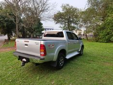 Toyota HILUX CAB.DUPLA SRV 3.0 TB 2006 GRASSI VEÍCULOS LAJEADO / Carros no Vale