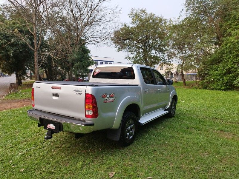 Toyota HILUX CAB.DUPLA SRV 3.0 TB 2006 GRASSI VEÍCULOS LAJEADO / Carros no Vale