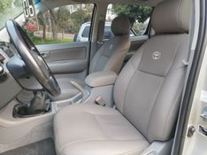 Toyota HILUX CAB.DUPLA SRV 3.0 TB 2006 GRASSI VEÍCULOS LAJEADO / Carros no Vale