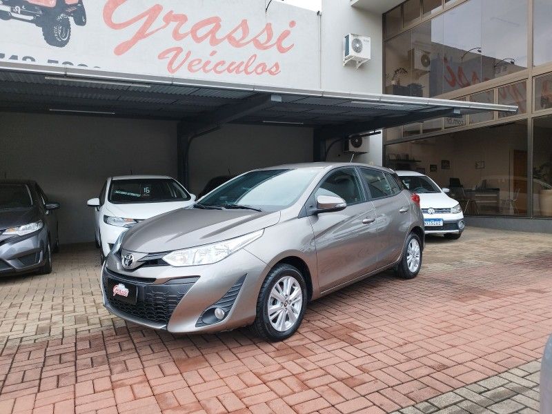 Toyota YARIS XL 1.3 CVT 2019 GRASSI VEÍCULOS LAJEADO / Carros no Vale