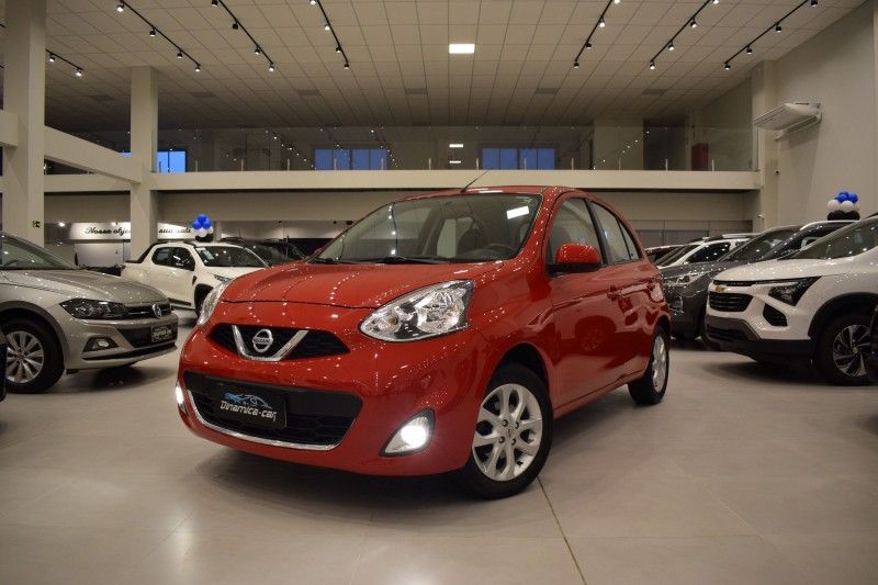 Nissan MARCH SV 1.6 2015 DINAMICA-CAR VENÂNCIO AIRES / Carros no Vale