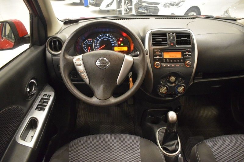 Nissan MARCH SV 1.6 2015 DINAMICA-CAR VENÂNCIO AIRES / Carros no Vale