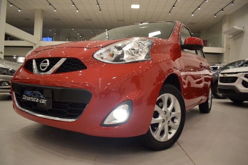 Nissan MARCH SV 1.6 2015 DINAMICA-CAR VENÂNCIO AIRES / Carros no Vale