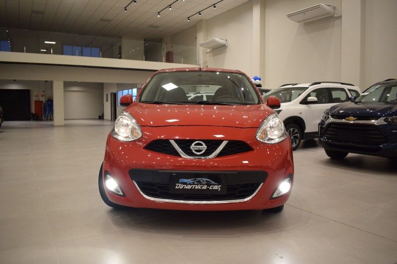 Nissan MARCH SV 1.6 2015 DINAMICA-CAR VENÂNCIO AIRES / Carros no Vale