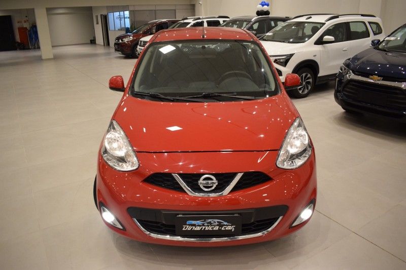 Nissan MARCH SV 1.6 2015 DINAMICA-CAR VENÂNCIO AIRES / Carros no Vale