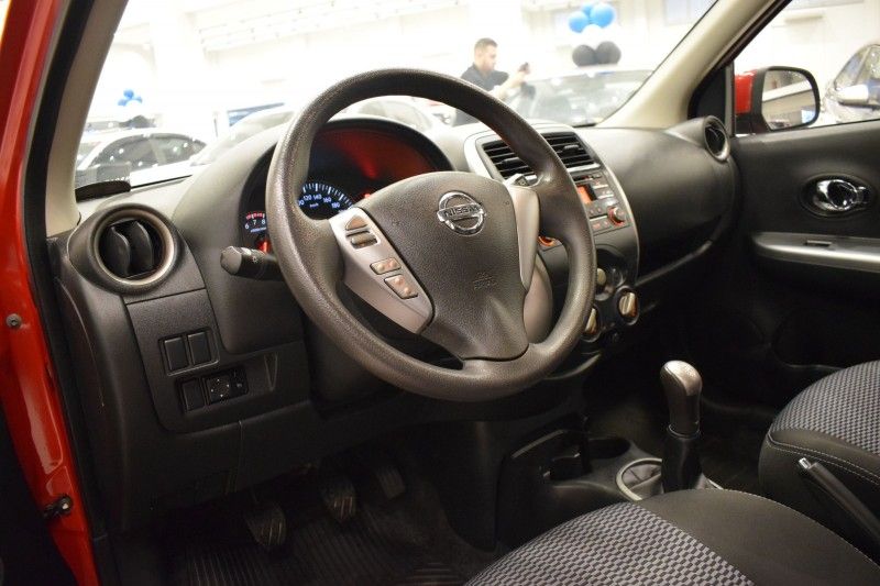 Nissan MARCH SV 1.6 2015 DINAMICA-CAR VENÂNCIO AIRES / Carros no Vale