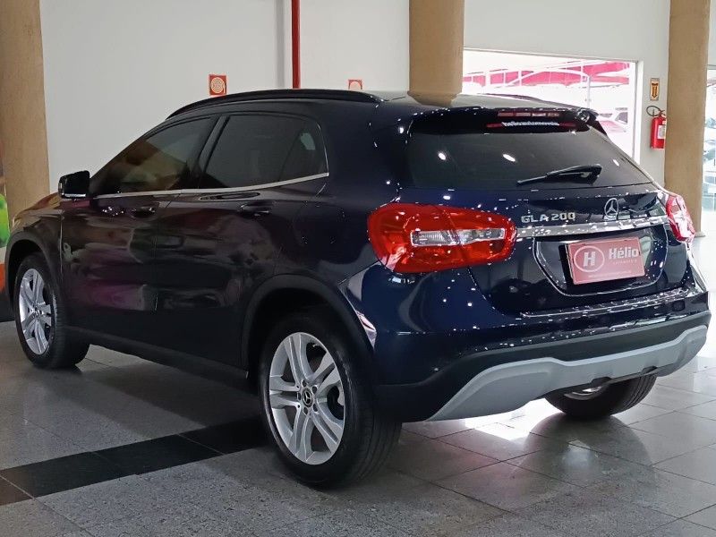 Mercedes-Benz GLA 200 2019 HÉLIO AUTOMÓVEIS LAJEADO / Carros no Vale