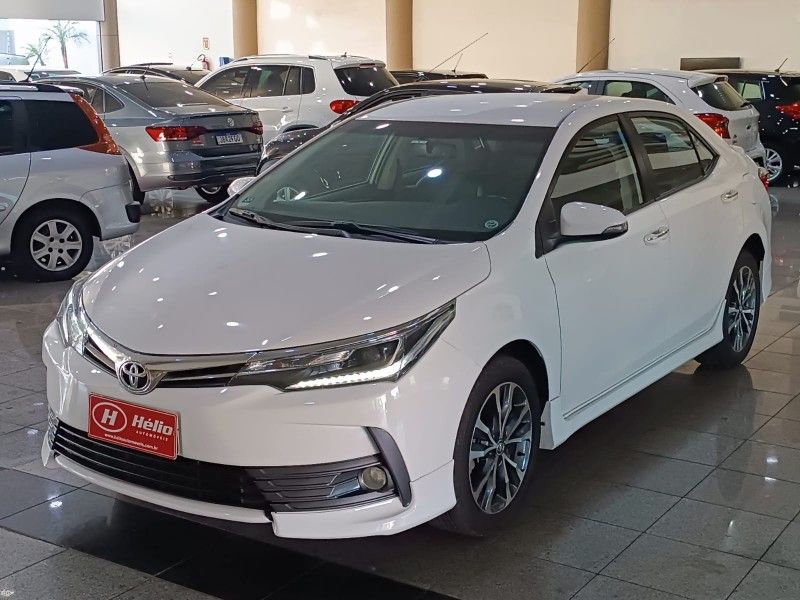 Toyota COROLLA XRS 2.0 2018 HÉLIO AUTOMÓVEIS LAJEADO / Carros no Vale