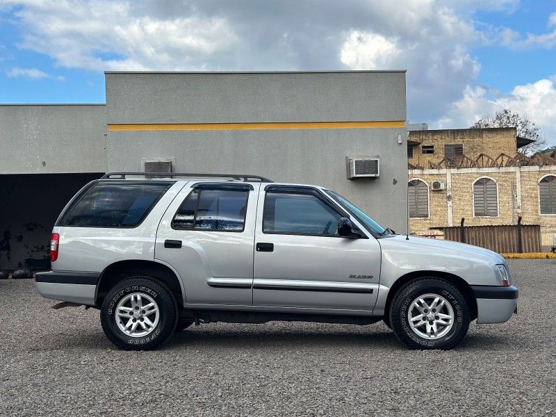 Chevrolet BLAZER 2.4 8V 2001 NEUMANN VEÍCULOS ARROIO DO MEIO / Carros no Vale