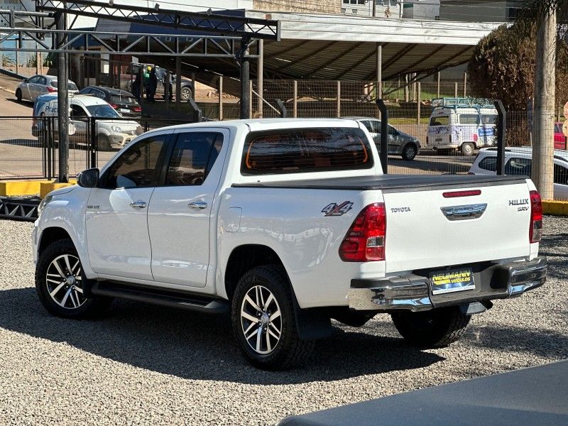 Toyota HILUX CAB.DUPLA SRV 2.8 TB 2020 NEUMANN VEÍCULOS ARROIO DO MEIO / Carros no Vale