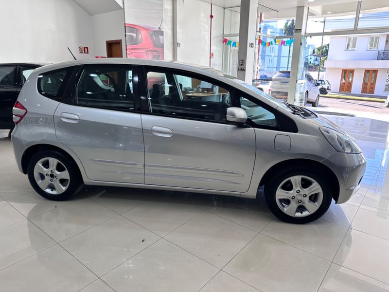 Honda Fit Lx 2009/2009 COVEL VEICULOS ENCANTADO / Carros no Vale