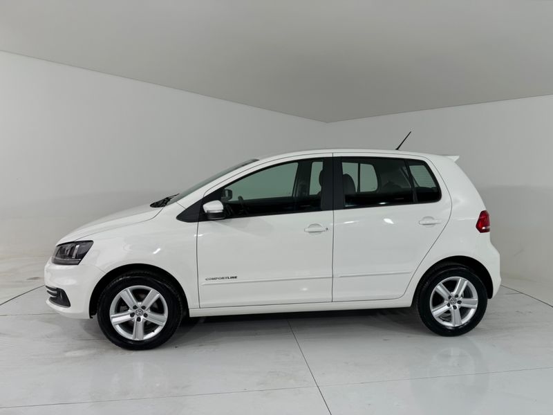 Volkswagen Fox Comfortline 1.0 12v 2016/2017 COVEL VEICULOS ENCANTADO / Carros no Vale