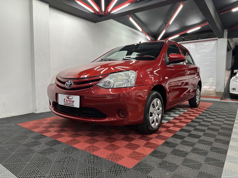 Toyota ETIOS X 1.3 16V Mec. 2014/2014 CIRNE AUTOMÓVEIS SANTA MARIA / Carros no Vale