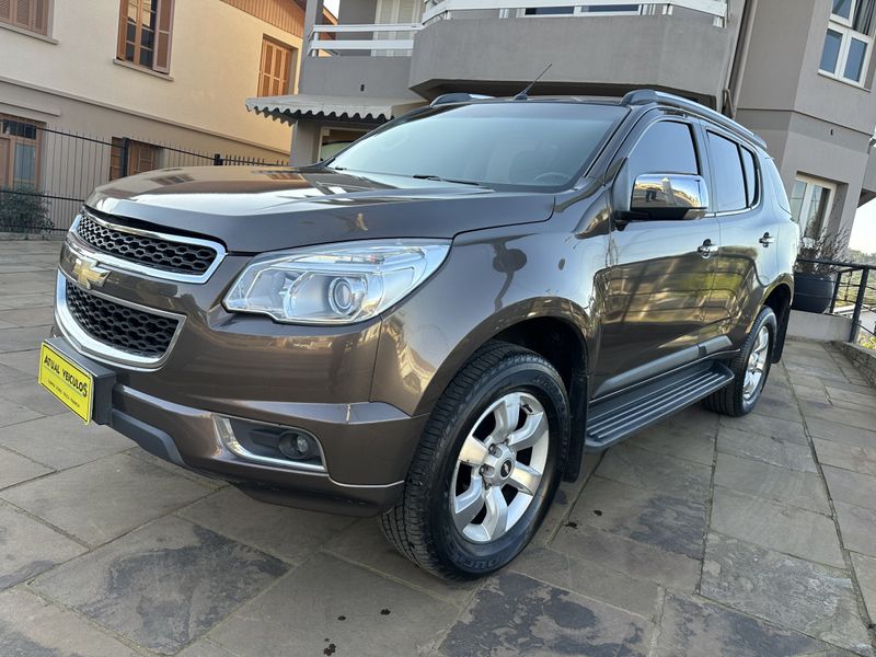 CHEVROLET TRAILBLAZER LTZ 2.8 CTDI 2012/2013 ATUAL VEÍCULOS VISTA ALEGRE DO PRATA / Carros no Vale