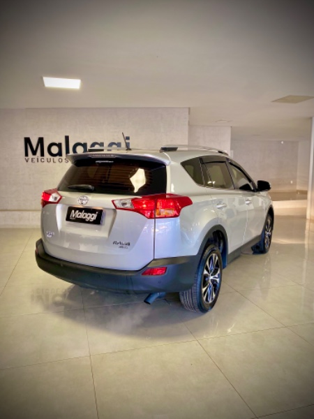 TOYOTA RAV4 2.5 4X4 16V GASOLINA 4P AUTOMÁTICO 2013/2014 MALAGGI VEÍCULOS ENCANTADO / Carros no Vale