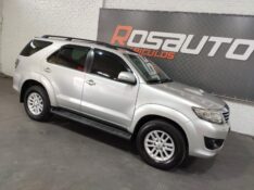 TOYOTA HILUX SW4 HILUX SW4 3.0 SRV 4X4 7 LUGARES 16V TURBO INTERCOOLER DIESEL 4P AUTOMÁTICO 2013/2013 ROSAUTO VEÍCULOS VENÂNCIO AIRES / Carros no Vale