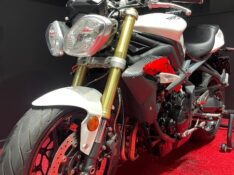 TRIUMPH STREET TRIPLE 675 2017/2017 EXCLUSIVO VEÍCULOS SANTA CRUZ DO SUL / Carros no Vale