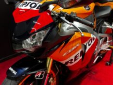 HONDA MOTOS CBR 1000 RR REPSOL 2011/2011 EXCLUSIVO VEÍCULOS SANTA CRUZ DO SUL / Carros no Vale