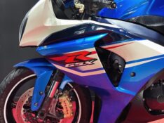 SUZUKI MOTOS GSX R 1000 SRAD 2015/2015 EXCLUSIVO VEÍCULOS SANTA CRUZ DO SUL / Carros no Vale