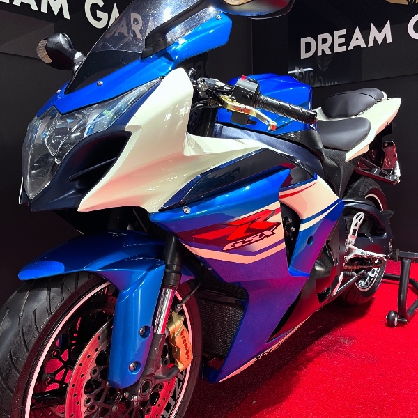 SUZUKI MOTOS GSX R 1000 SRAD 2015/2015 EXCLUSIVO VEÍCULOS SANTA CRUZ DO SUL / Carros no Vale