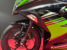 KAWASAKI NINJA 300 2018/2018 EXCLUSIVO VEÍCULOS SANTA CRUZ DO SUL / Carros no Vale