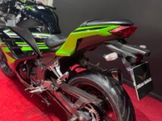 KAWASAKI NINJA 300 2018/2018 EXCLUSIVO VEÍCULOS SANTA CRUZ DO SUL / Carros no Vale