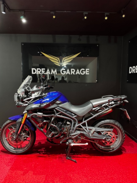 TRIUMPH TIGER 800 2015/2015 EXCLUSIVO VEÍCULOS SANTA CRUZ DO SUL / Carros no Vale