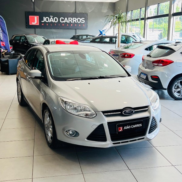 FORD FOCUS SEDAN SE 2.0 AUT 2014/2014 JOÃO CARROS MULTIMARCAS GUAPORÉ / Carros no Vale