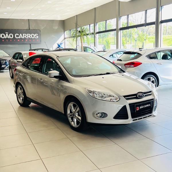 FORD FOCUS SEDAN SE 2.0 AUT 2014/2014 JOÃO CARROS MULTIMARCAS GUAPORÉ / Carros no Vale