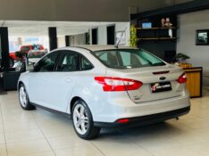 FORD FOCUS SEDAN SE 2.0 AUT 2014/2014 JOÃO CARROS MULTIMARCAS GUAPORÉ / Carros no Vale