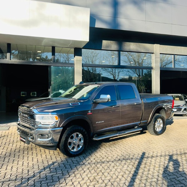 DODGE RAM 2500 LARAMIE 6.7 4X4 2020/2020 JOÃO CARROS MULTIMARCAS GUAPORÉ / Carros no Vale